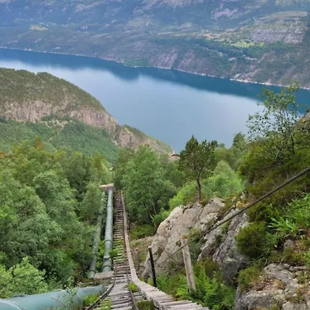 Idyllic Near The Pulpit Rock And Lysefjorden Dom wakacyjny